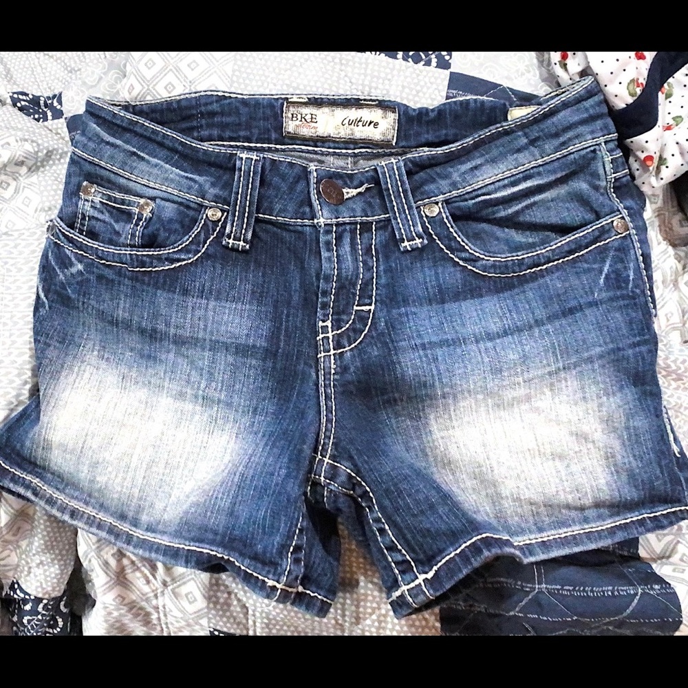 BKE shorts. Size: 29